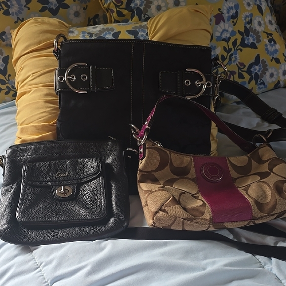 Coach Handbags - 3 Vintage Coach Bags. 2 Cross Bodys And 1 Shoulder Bag.